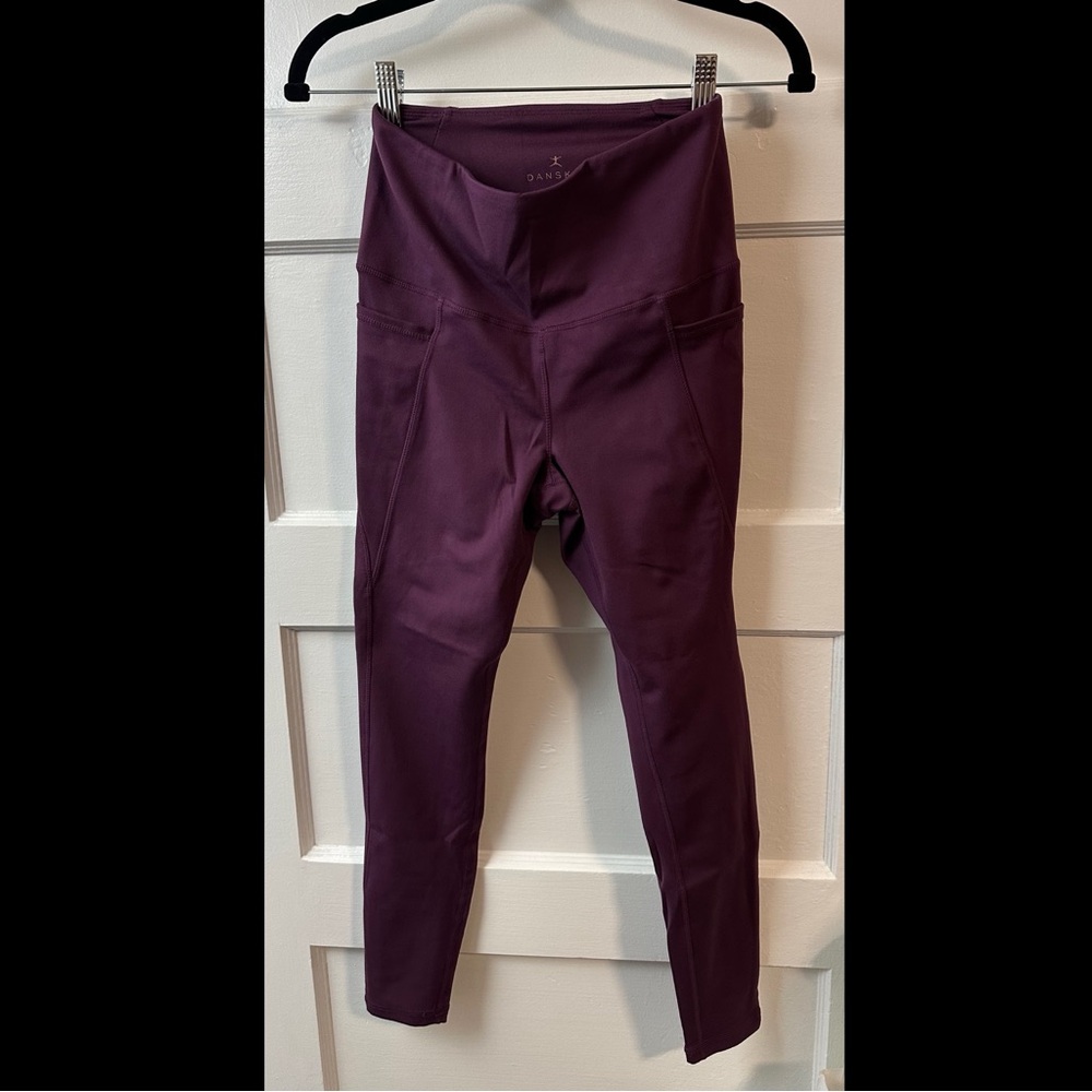 Danskin Purple Leggings with side pockets size Small